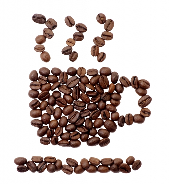 豆でコーヒーカップを描いた画像
